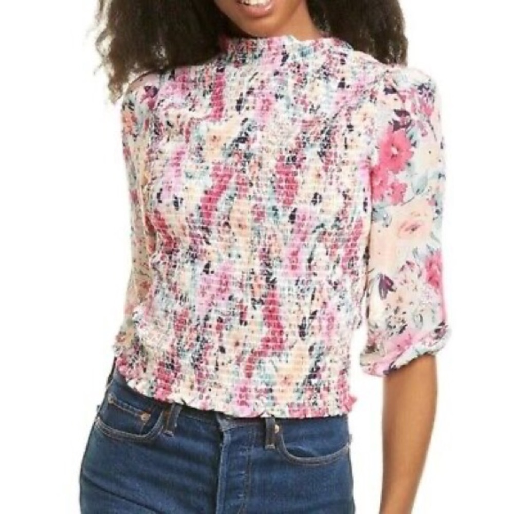 SOCIALITE SMOCKED FLORAL BLOUSE 🌸IN STORES🌸